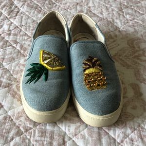 Size 5M. Sam Edelman slip-ons. Pineapple designs.